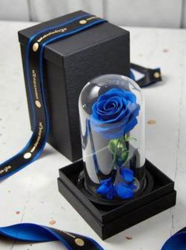 Preserved Blue Rose in Glass Dome (1 Stem) | UrbanFlowers